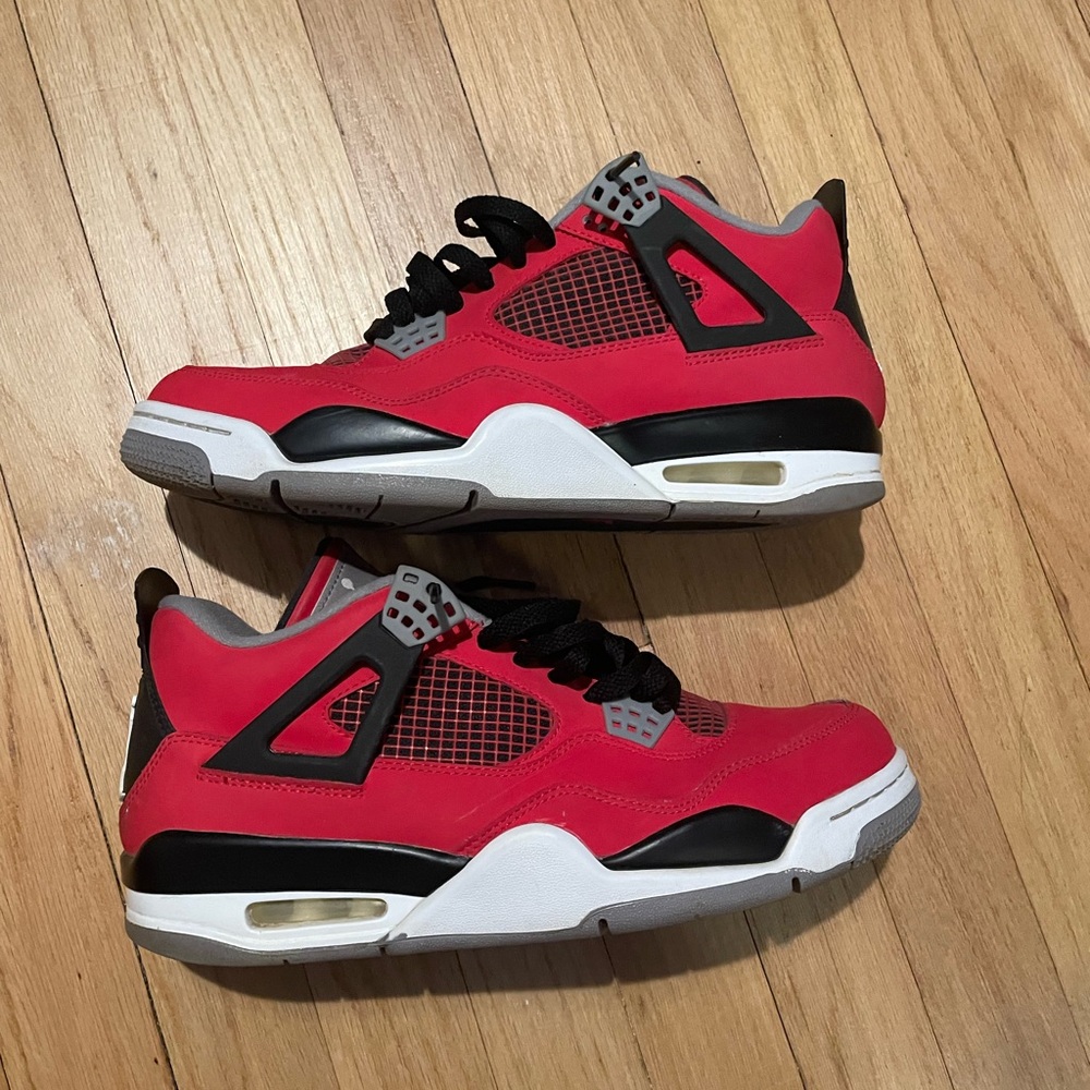 Jordan 4 Toro size 9